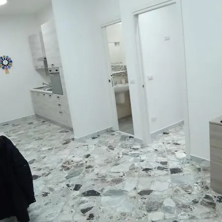 Station Apartment Bari